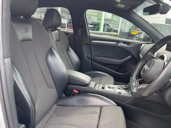 AUDI A3 1.5 TFSI CoD 35 Black Edition Saloon 4dr Petrol S Tronic Euro 6 