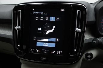 VOLVO XC40 2.0 B4 MHEV Inscription Pro SUV 5dr Petrol Hybrid Auto Euro 6 (s