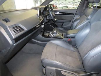 AUDI Q5 2.0 TDI 40 Black Edition SUV 5dr Diesel S Tronic quattro Euro 6 