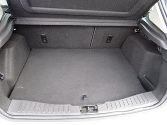 FORD FOCUS 1.6 Zetec Hatchback 5dr Petrol Powershift Euro 6 (125 ps)