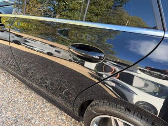MERCEDES-BENZ E CLASS 2.0 E220d AMG Line Estate 5dr Diesel G-Tronic+ Euro 6 (s/s) (194