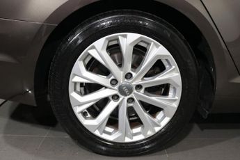 AUDI A4 2.0 TDI S line Saloon 4dr Diesel Automatic Euro 6 (s/s) (150 ps)