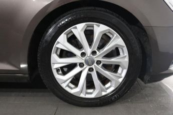 AUDI A4 2.0 TDI S line Saloon 4dr Diesel Automatic Euro 6 (s/s) (150 ps)