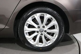 AUDI A4 2.0 TDI S line Saloon 4dr Diesel Automatic Euro 6 (s/s) (150 ps)