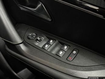 PEUGEOT E-2008 50kWh GT SUV 5dr Electric Auto (136 ps)