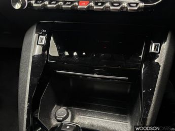PEUGEOT E-2008 50kWh GT SUV 5dr Electric Auto (136 ps)