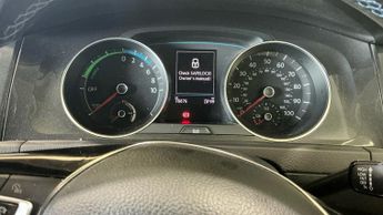 VOLKSWAGEN E-GOLF 35.8kWh e-Golf Hatchback 5dr Electric Auto (136 ps)