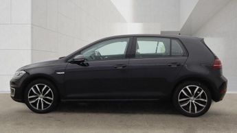VOLKSWAGEN E-GOLF 35.8kWh e-Golf Hatchback 5dr Electric Auto (136 ps)