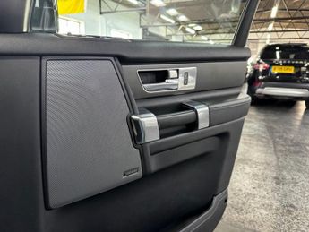 LAND ROVER DISCOVERY 4 3.0 SD V6 Graphite SUV 5dr Diesel Auto 4WD Euro 6 (s/s) (256 bhp
