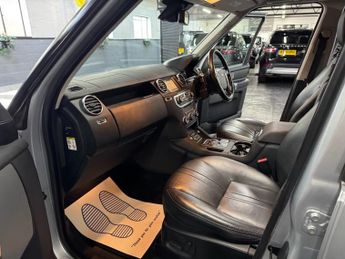 LAND ROVER DISCOVERY 4 3.0 SD V6 Graphite SUV 5dr Diesel Auto 4WD Euro 6 (s/s) (256 bhp