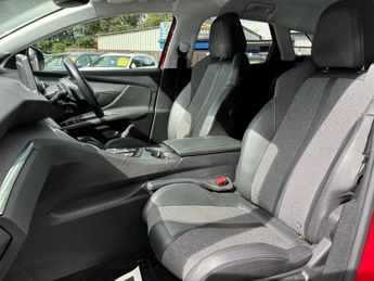 PEUGEOT 3008 1.2 PureTech Allure SUV 5dr Petrol EAT Euro 6 (s/s) (130 ps)