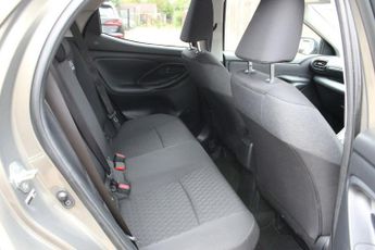 TOYOTA YARIS 1.5 VVT-h Design Hatchback 5dr Petrol Hybrid E-CVT Euro 6 (s/s) 