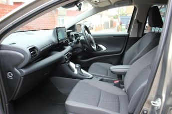 TOYOTA YARIS 1.5 VVT-h Design Hatchback 5dr Petrol Hybrid E-CVT Euro 6 (s/s) 