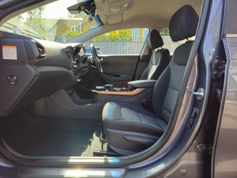 HYUNDAI IONIQ 28kWh Premium Hatchback 5dr Electric Auto (120 ps)