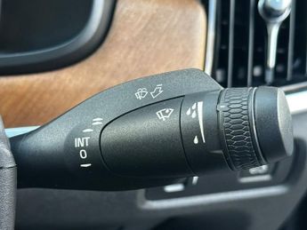 VOLVO S90 2.0 D4 Inscription Saloon 4dr Diesel Auto Euro 6 (s/s) (190 ps)