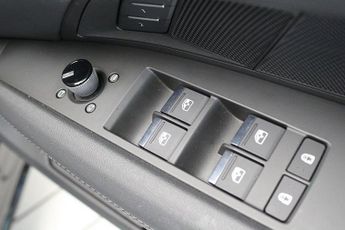 AUDI RS e-tron GT 93.4kWh Saloon 4dr Electric Auto quattro (598 ps)