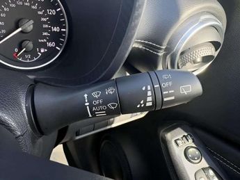 NISSAN JUKE 1.6 N-Connecta SUV 5dr Petrol Hybrid Auto Euro 6 (143 ps)