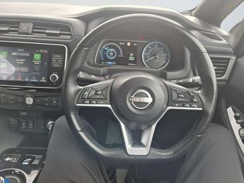 NISSAN LEAF 39kWh N-Connecta Hatchback 5dr Electric Auto (150 ps)