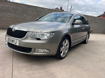 SKODA SUPERB 1.8 TSI Elegance Estate 5dr Petrol DSG Euro 5 (160 ps)