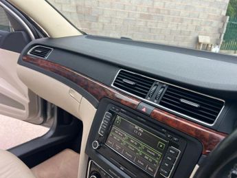 SKODA SUPERB 1.8 TSI Elegance Estate 5dr Petrol DSG Euro 5 (160 ps)