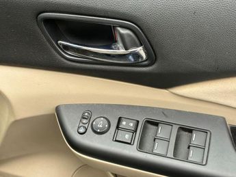 HONDA CR-V 2.0 i-VTEC SE SUV 5dr Petrol Auto 4WD Euro 5 (155 ps)