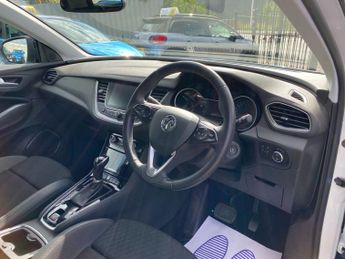 VAUXHALL GRANDLAND X 1.2 Turbo SRi Nav SUV 5dr Petrol Auto Euro 6 (s/s) (130 ps)