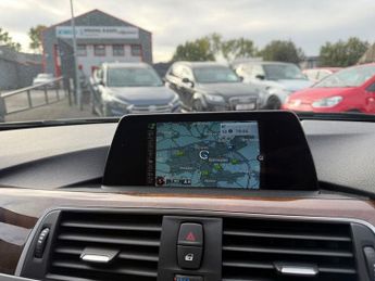 BMW 3 SERIES 2.0 320d Luxury Saloon 4dr Diesel Auto Euro 6 (s/s) (190 ps) 2 F