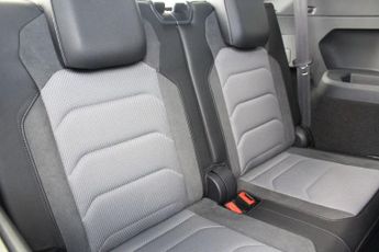 VOLKSWAGEN TIGUAN ALLSPACE 2.0 TDI R-Line Tech SUV 5dr Diesel DSG 4Motion Euro 6 (s/s) (190