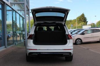 VOLKSWAGEN TIGUAN ALLSPACE 2.0 TDI R-Line Tech SUV 5dr Diesel DSG 4Motion Euro 6 (s/s) (190