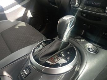 NISSAN JUKE 1.0 DIG-T N-Connecta SUV 5dr Petrol DCT Auto Euro 6 (s/s) (114 p
