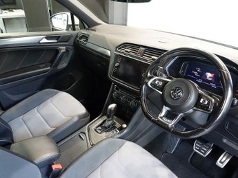 VOLKSWAGEN TIGUAN 2.0 TDI R-Line Tech SUV 5dr Diesel DSG Euro 6 (s/s) (150 ps)