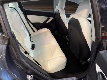 TESLA Model 3 (Dual Motor) Long Range Saloon 4dr Electric Auto 4WDE (346 ps)
