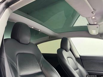 TESLA Model 3 Standard Range Plus Saloon 4dr Electric Auto RWD (241 bhp)