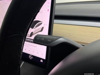 TESLA Model 3 Standard Range Plus Saloon 4dr Electric Auto RWD (241 bhp)
