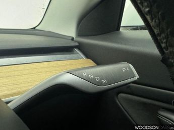 TESLA Model 3 Standard Range Plus Saloon 4dr Electric Auto RWD (241 bhp)