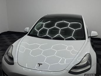 TESLA Model 3 Standard Range Plus Saloon 4dr Electric Auto RWD (241 bhp)