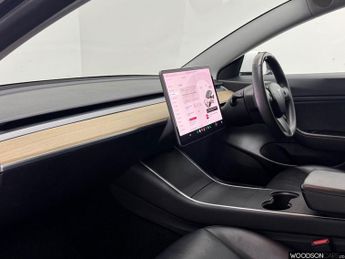 TESLA Model 3 Standard Range Plus Saloon 4dr Electric Auto RWD (241 bhp)