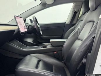 TESLA Model 3 Standard Range Plus Saloon 4dr Electric Auto RWD (241 bhp)
