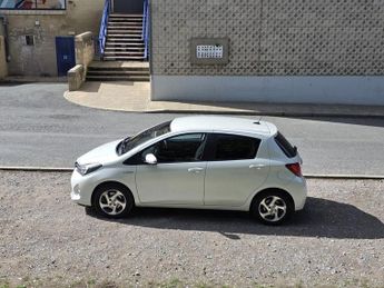 TOYOTA YARIS 1.5 VVT-h Icon Hatchback 5dr Petrol Hybrid E-CVT Euro 6 (Safety 