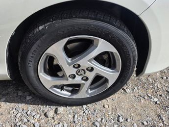TOYOTA YARIS 1.5 VVT-h Icon Hatchback 5dr Petrol Hybrid E-CVT Euro 6 (Safety 