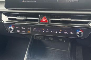 KIA NIRO 64.8kWh Horizon SUV 5dr Electric Auto (201 bhp) Reverse Camera, 