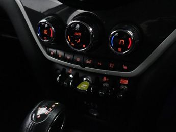 MINI COUNTRYMAN 1.5 7.6kWh Cooper SE SUV 5dr Petrol Plug-in Hybrid Auto ALL4 Eur
