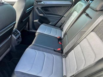 VOLKSWAGEN TIGUAN 2.0 TDI BlueMotion Tech R-Line SUV 5dr Diesel DSG Euro 6 (s/s) (