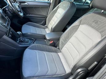 VOLKSWAGEN TIGUAN 2.0 TDI BlueMotion Tech R-Line SUV 5dr Diesel DSG Euro 6 (s/s) (
