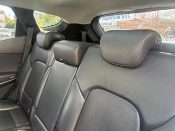 HYUNDAI SANTA FE 2.2 CRDi Premium SE SUV 5dr Diesel Auto 4WD Euro 5 (7 seat) (194