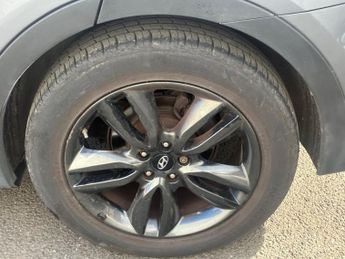 HYUNDAI SANTA FE 2.2 CRDi Premium SE SUV 5dr Diesel Auto 4WD Euro 5 (7 seat) (194