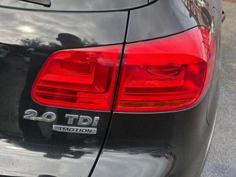 VOLKSWAGEN TIGUAN 2.0 TDI BlueMotion Tech Match SUV 5dr Diesel Manual 4WD Euro 5 (