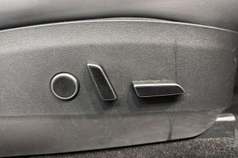 TESLA MODEL Y (Dual Motor) Long Range SUV 5dr Electric Auto 4WDE (384 bhp) Exp