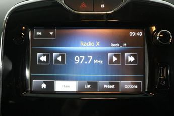 RENAULT CLIO 0.9 TCe ECO Dynamique MediaNav Hatchback 5dr Petrol Manual Euro 
