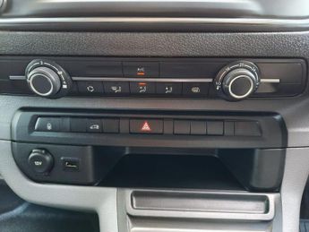 VAUXHALL Vivaro Electric 3100 75kWh Dynamic Panel Van 6dr Electric Auto L2 H1 (7.4kW Char